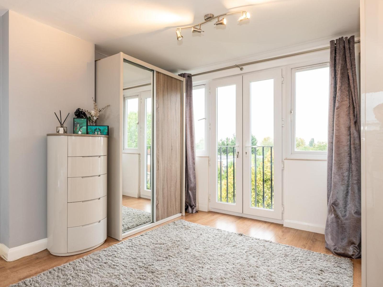 Spacious 4-bed House Direct Link To Pass The Keys Casa vacanze Londra