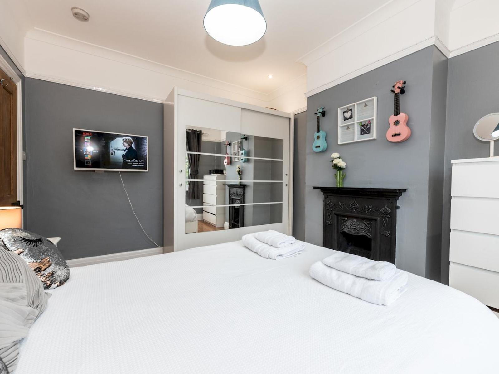 Spacious 4-bed House Direct Link To Pass The Keys Casa vacanze