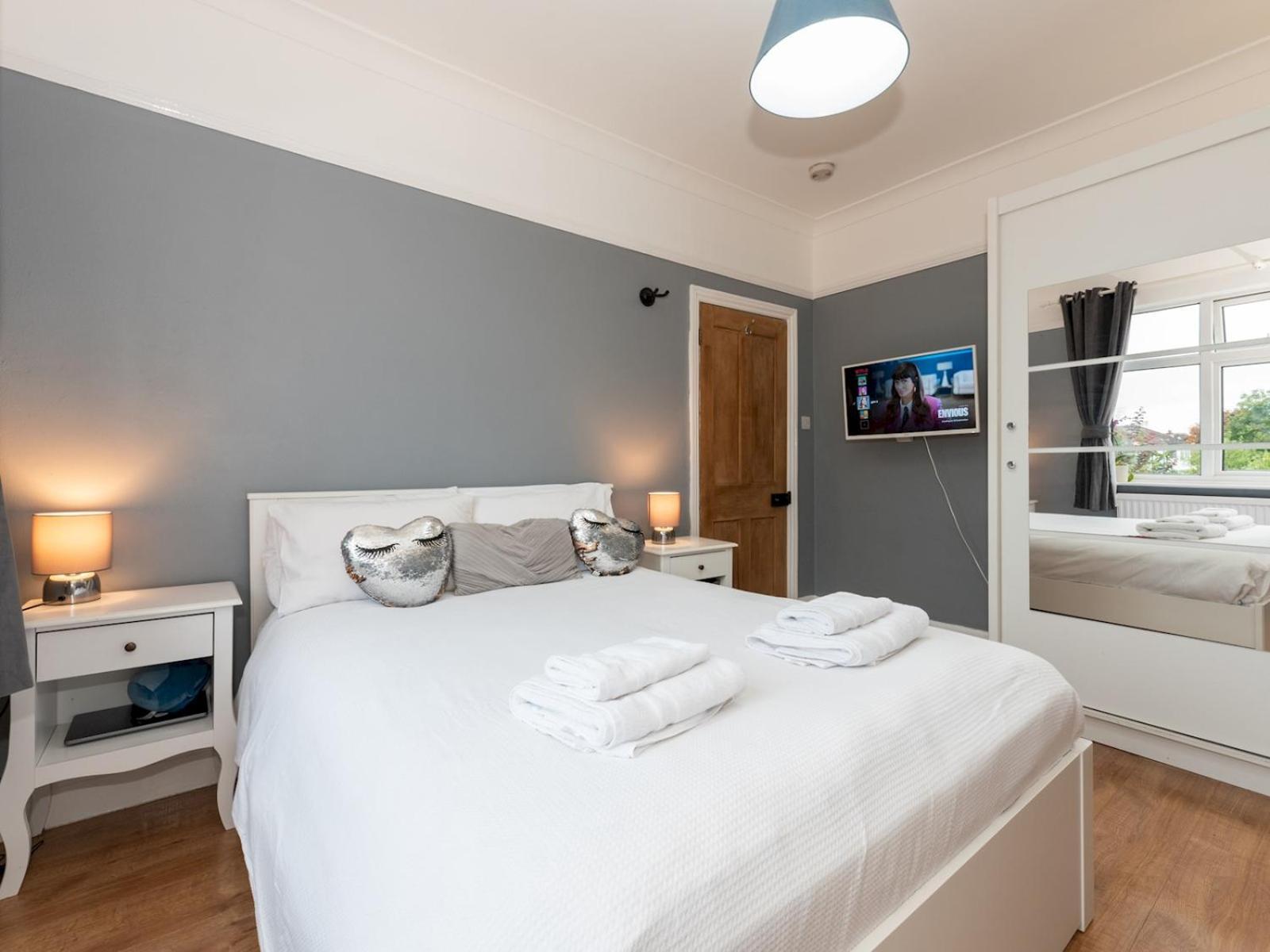 Spacious 4-bed House Direct Link To Pass The Keys Casa vacanze *