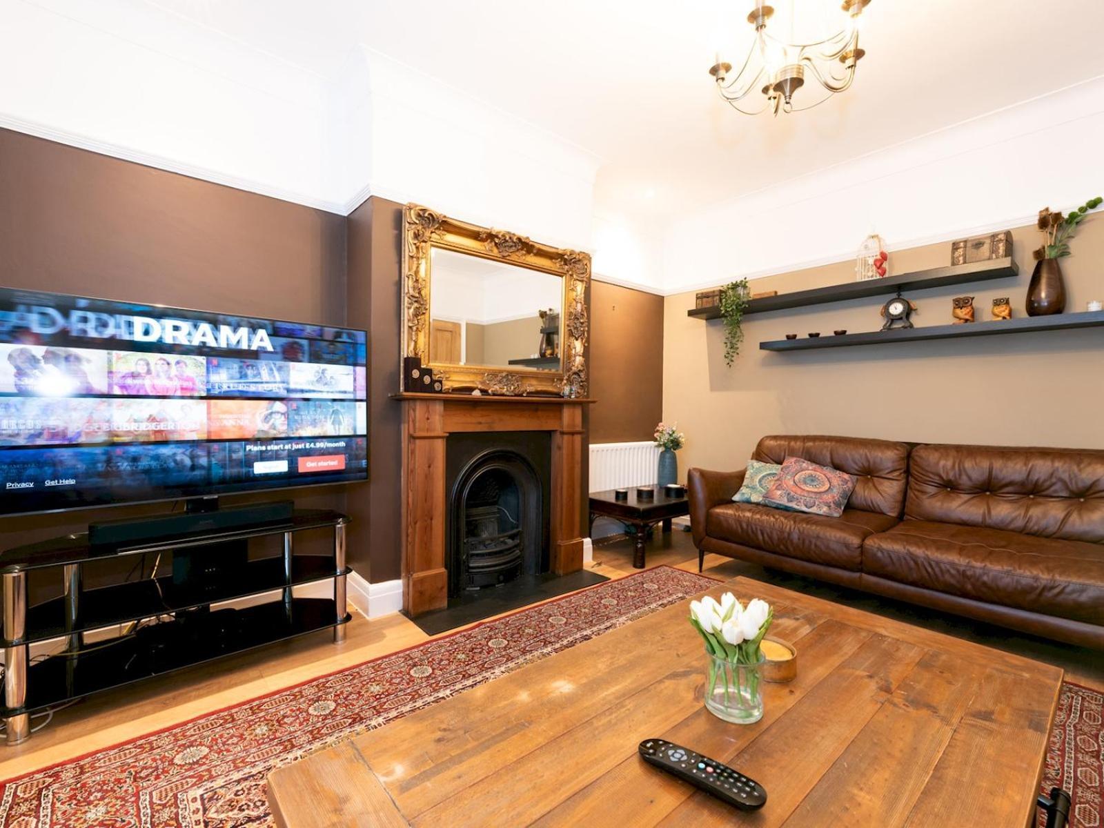 Casa vacanze Spacious 4-bed House Direct Link To Pass The Keys