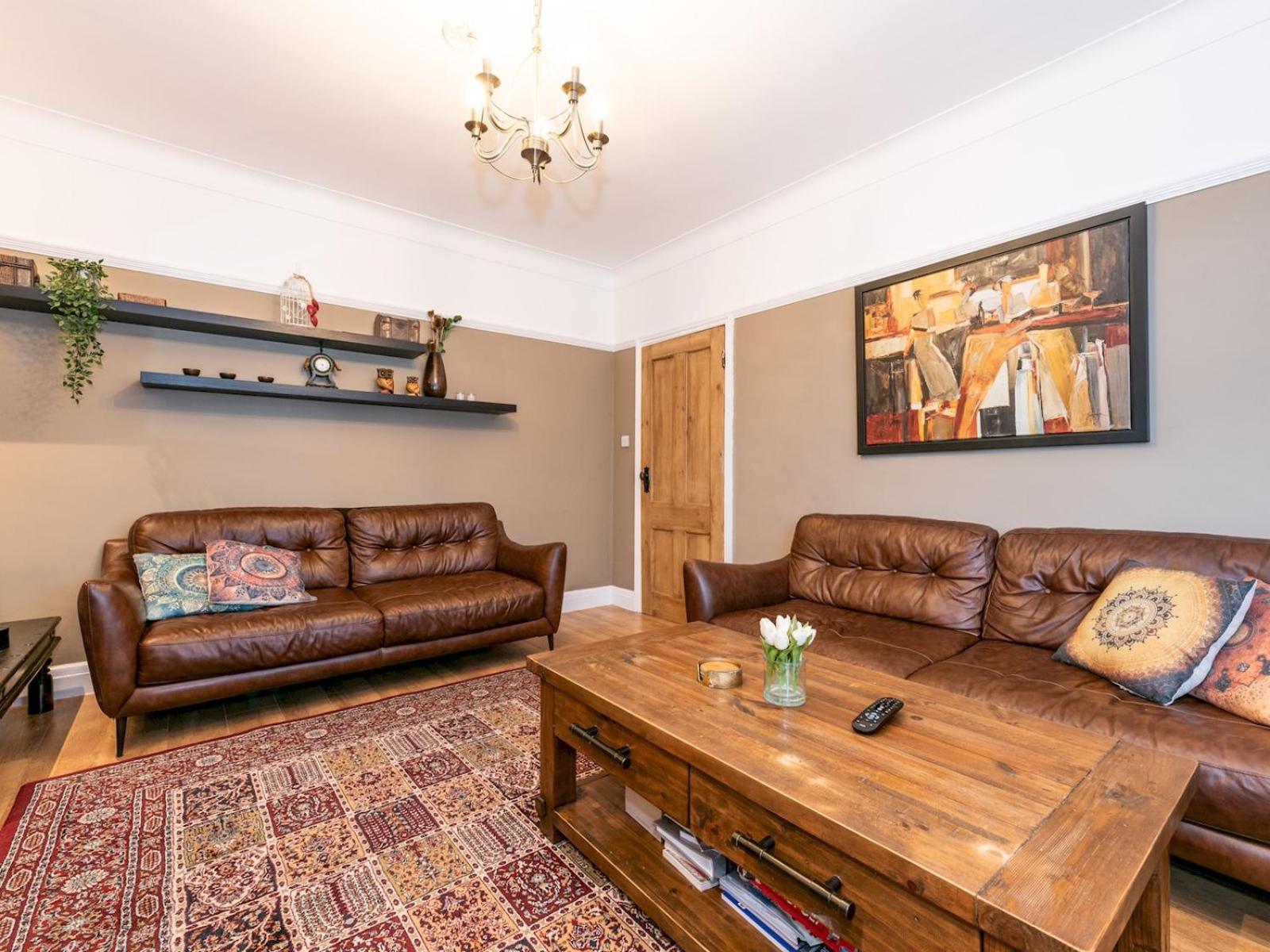 Casa vacanze Spacious 4-bed House Direct Link To Pass The Keys Londra
