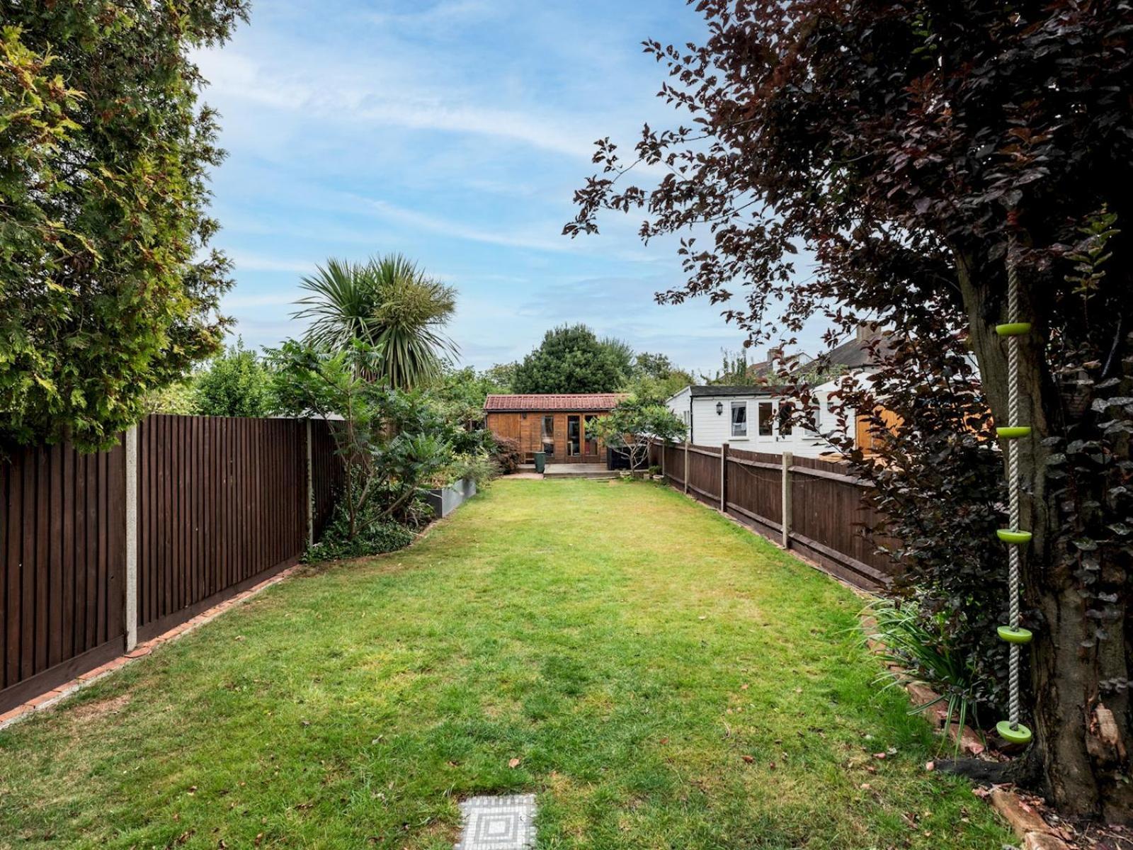Casa vacanze Spacious 4-bed House Direct Link To Pass The Keys Londra